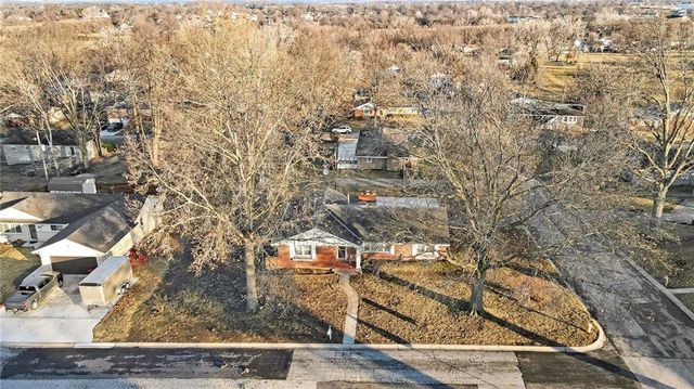 112 Helen Street, Excelsior Springs, MO 64024