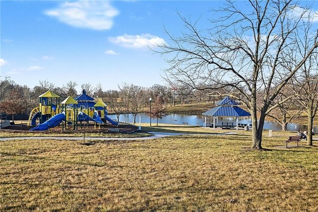 112 Helen Street, Excelsior Springs, MO 64024