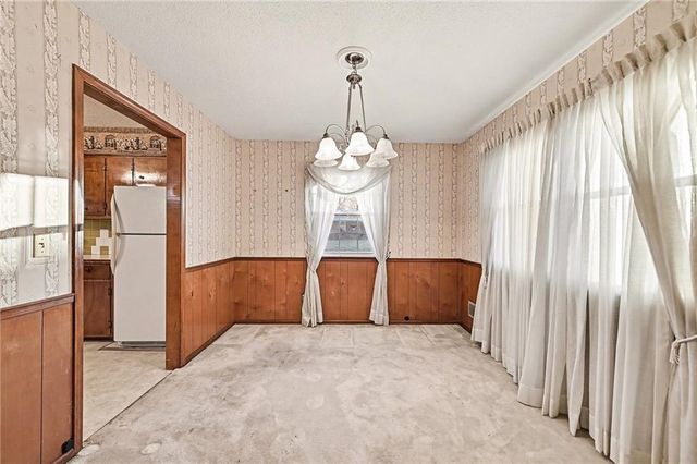 112 Helen Street, Excelsior Springs, MO 64024