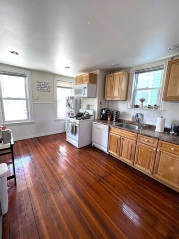 667 East 8th 2, Boston, MA 02127