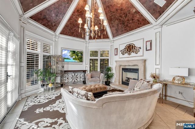 46 Partridge Hill, Upper Saddle River, NJ 07458