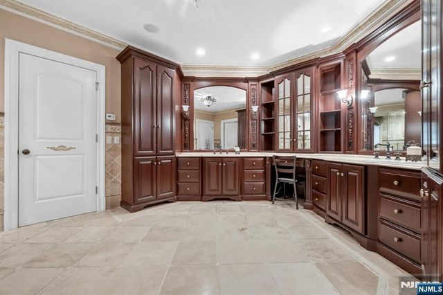 46 Partridge Hill, Upper Saddle River, NJ 07458