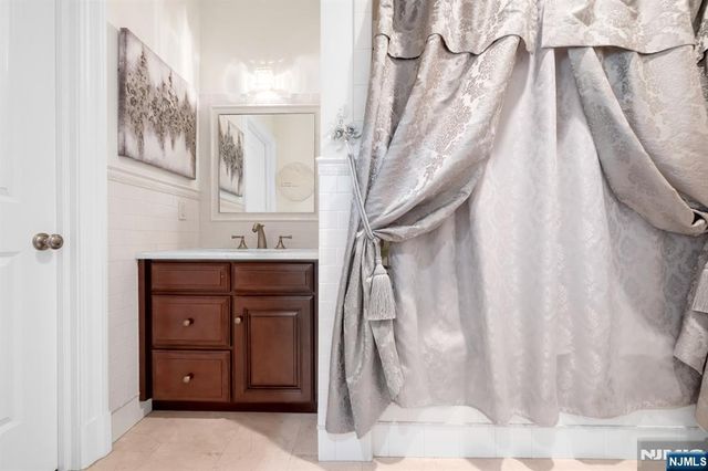 46 Partridge Hill, Upper Saddle River, NJ 07458