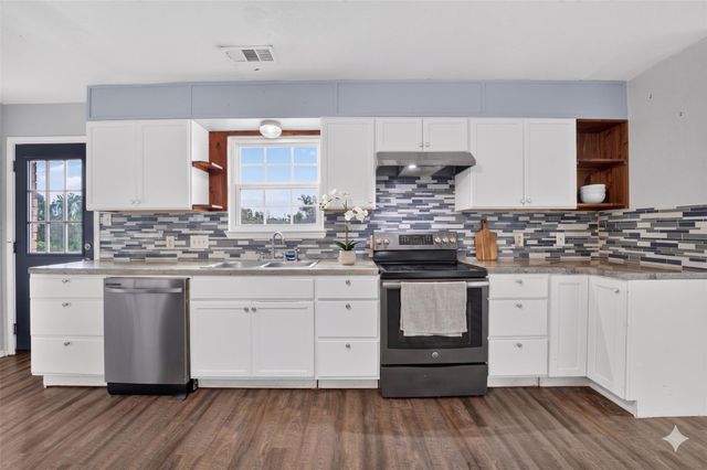 1689 Fm 2104, Paige, TX 78659
