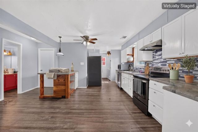 1689 Fm 2104, Paige, TX 78659