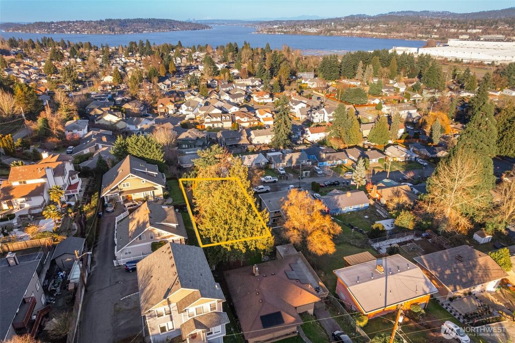 8519 S 123rd Pl., Seattle, WA 98178