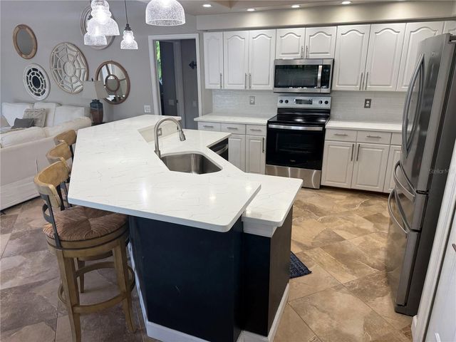 7117 DORNOUGH LANE, Bradenton, FL 34202
