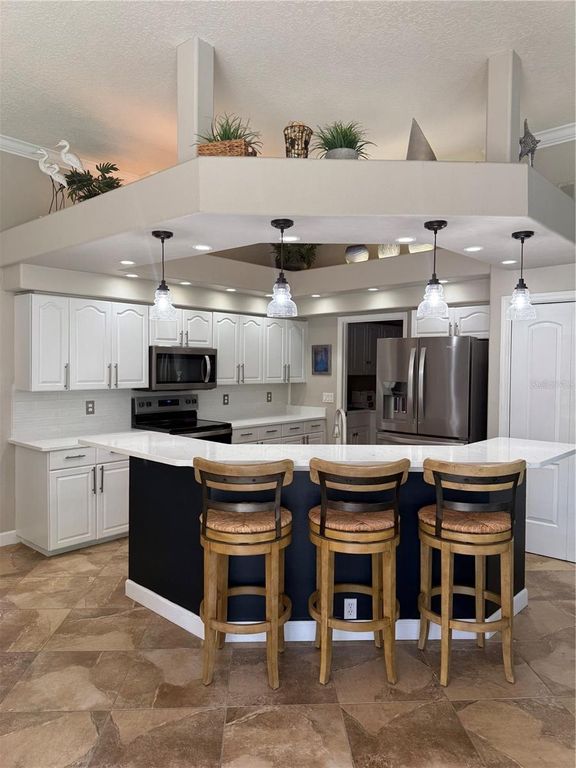 Image 13 of property listing at 7117 DORNOUGH LANE, Bradenton, FL 34202