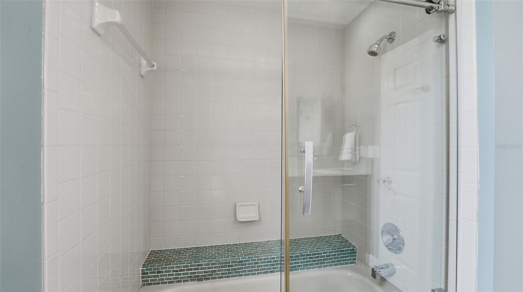 Image 24 of property listing at 7117 DORNOUGH LANE, Bradenton, FL 34202