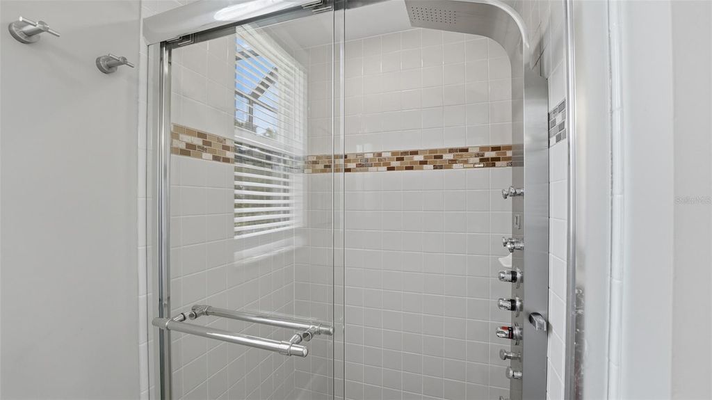 Image 27 of property listing at 7117 DORNOUGH LANE, Bradenton, FL 34202