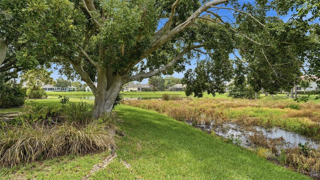 Image 33 of property listing at 7117 DORNOUGH LANE, Bradenton, FL 34202