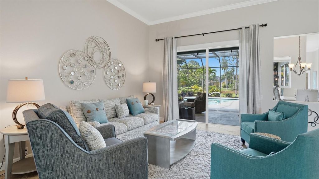 Image 5 of property listing at 7117 DORNOUGH LANE, Bradenton, FL 34202