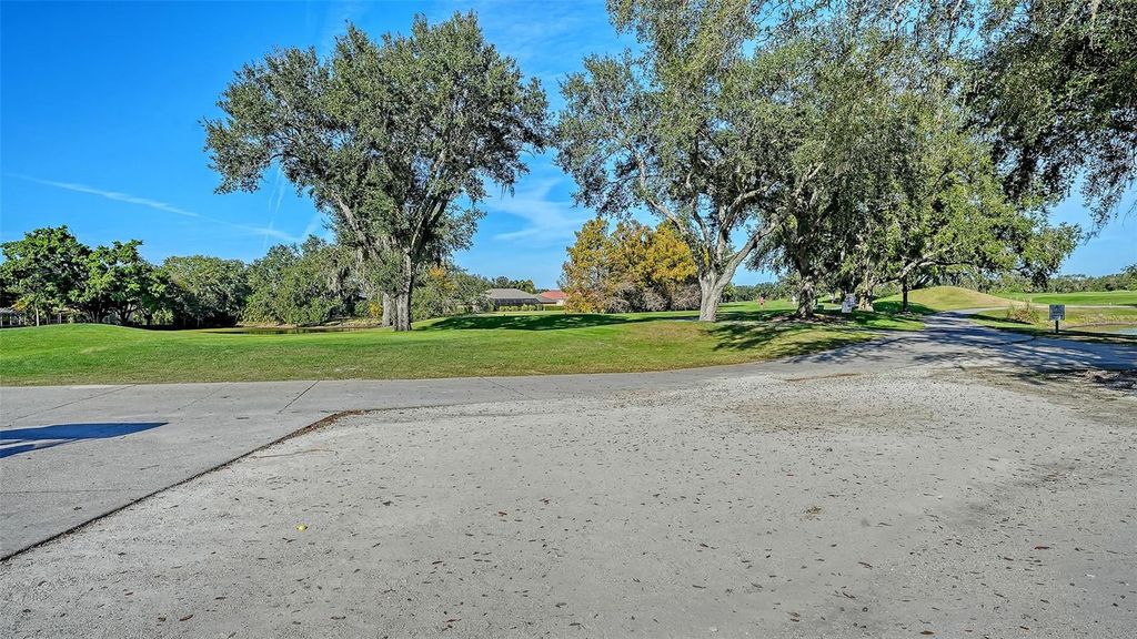 Image 42 of property listing at 7117 DORNOUGH LANE, Bradenton, FL 34202