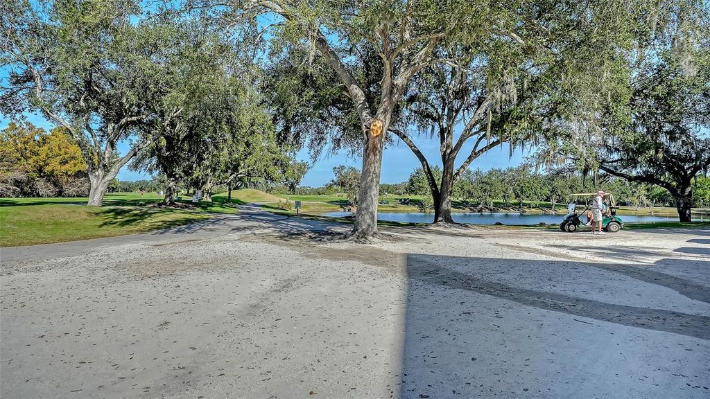 Image 44 of property listing at 7117 DORNOUGH LANE, Bradenton, FL 34202