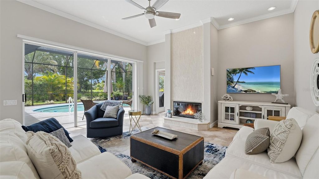 Image 6 of property listing at 7117 DORNOUGH LANE, Bradenton, FL 34202