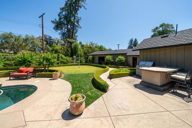 4886 N Arcade Avenue, Fresno, CA 93704