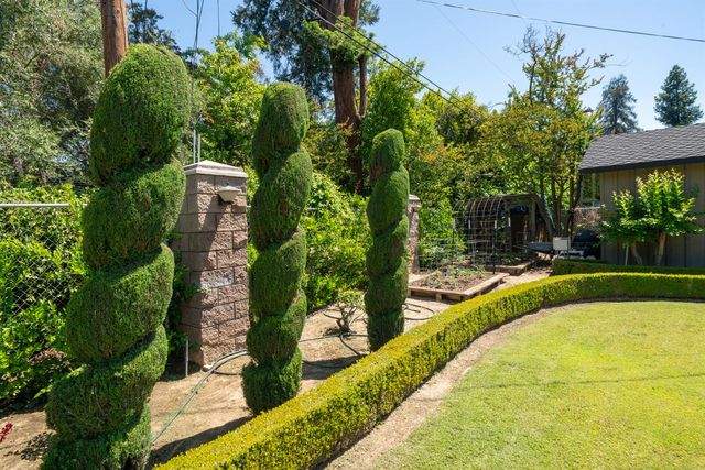 4886 N Arcade Avenue, Fresno, CA 93704