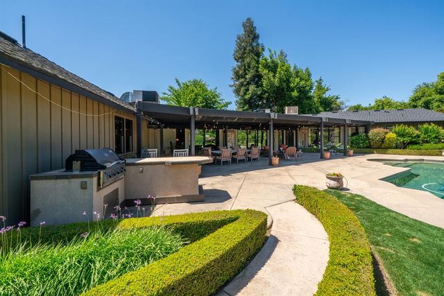 4886 N Arcade Avenue, Fresno, CA 93704