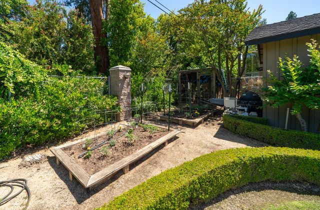 4886 N Arcade Avenue, Fresno, CA 93704