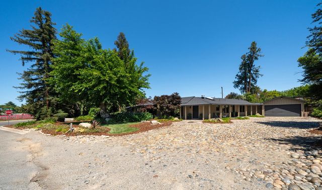 4886 N Arcade Avenue, Fresno, CA 93704