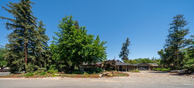 4886 N Arcade Avenue, Fresno, CA 93704