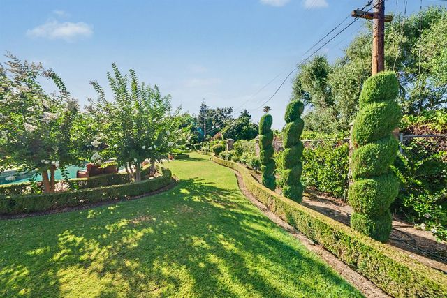 4886 N Arcade Avenue, Fresno, CA 93704