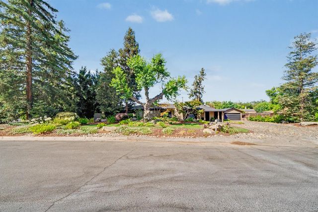 4886 N Arcade Avenue, Fresno, CA 93704