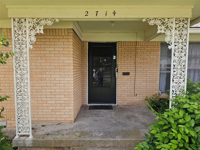 2714 Crest Ridge Drive, Dallas, TX 75228