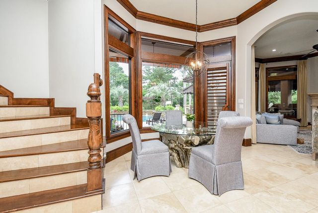 10 Player Pond Place, The Woodlands, TX 77382