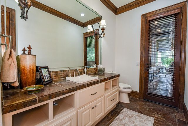 10 Player Pond Place, The Woodlands, TX 77382