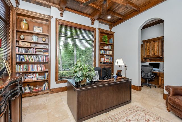 10 Player Pond Place, The Woodlands, TX 77382