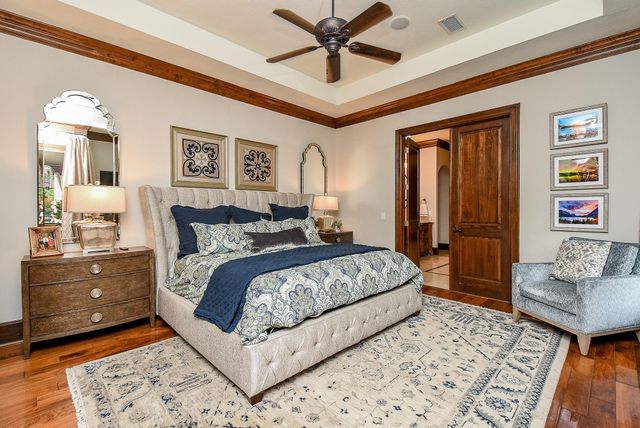 10 Player Pond Place, The Woodlands, TX 77382