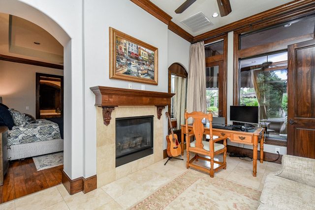 10 Player Pond Place, The Woodlands, TX 77382