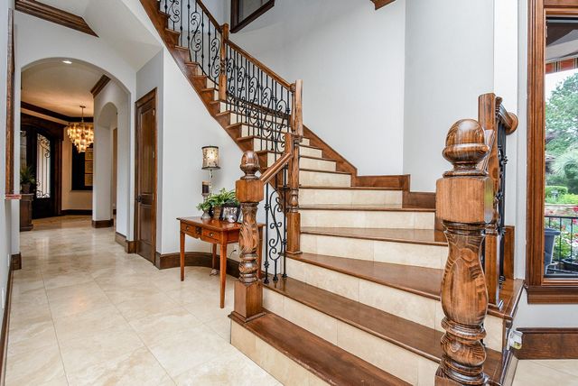 10 Player Pond Place, The Woodlands, TX 77382