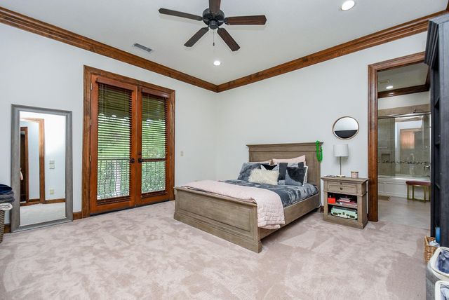 10 Player Pond Place, The Woodlands, TX 77382