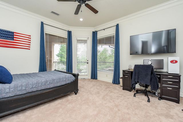 10 Player Pond Place, The Woodlands, TX 77382