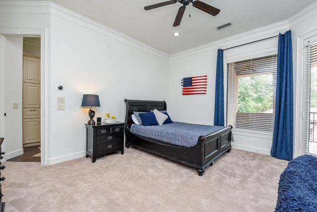 10 Player Pond Place, The Woodlands, TX 77382