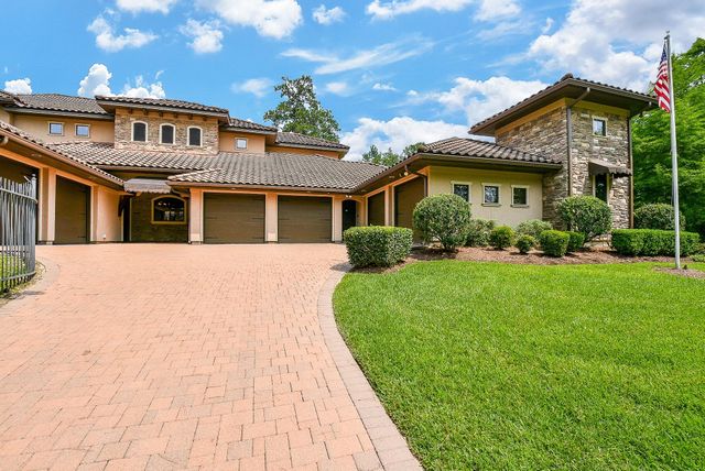 10 Player Pond Place, The Woodlands, TX 77382