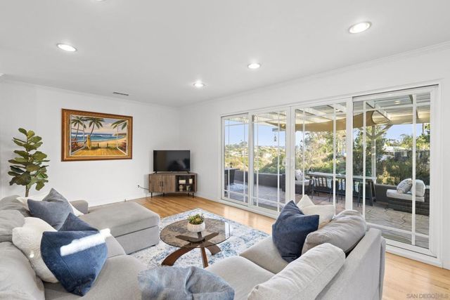 7931 Canary Way, San Diego, CA 92123