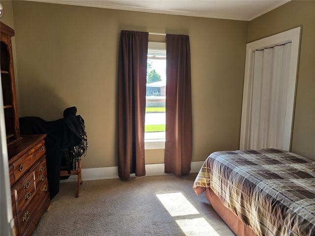602 10th Street, Belle Plaine, IA 52208