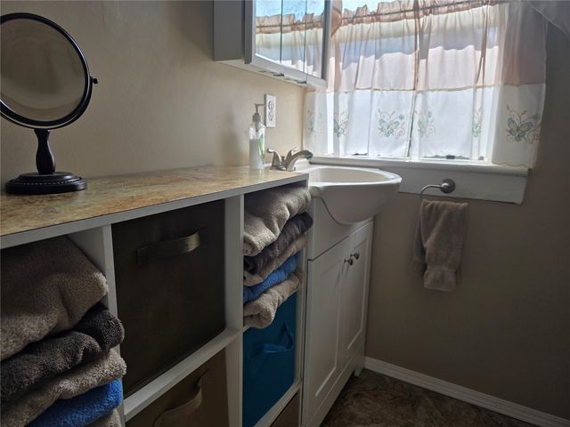 602 10th Street, Belle Plaine, IA 52208