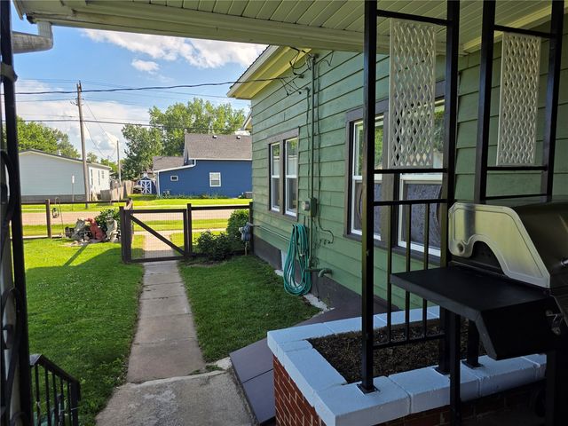 602 10th Street, Belle Plaine, IA 52208