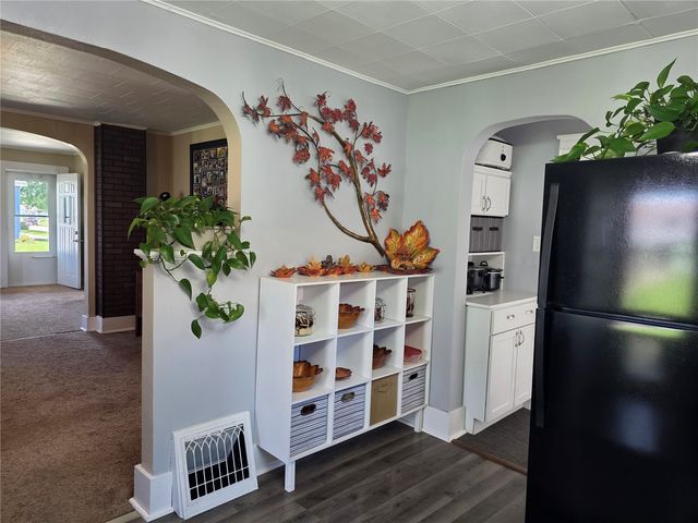 602 10th Street, Belle Plaine, IA 52208