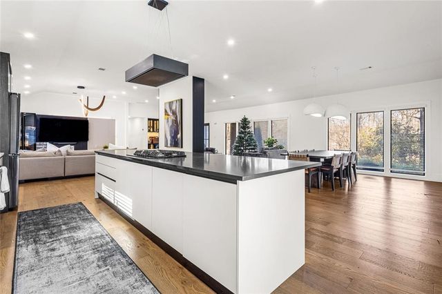 915 Lost Forest NW Drive, Atlanta, GA 30328