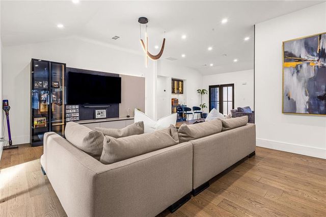 915 Lost Forest NW Drive, Atlanta, GA 30328