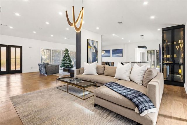 915 Lost Forest NW Drive, Atlanta, GA 30328