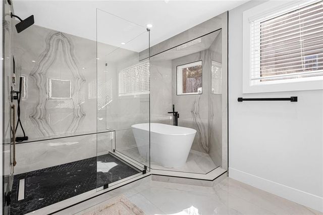 915 Lost Forest NW Drive, Atlanta, GA 30328