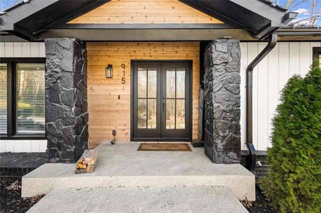 915 Lost Forest NW Drive, Atlanta, GA 30328