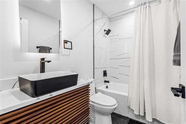 915 Lost Forest NW Drive, Atlanta, GA 30328