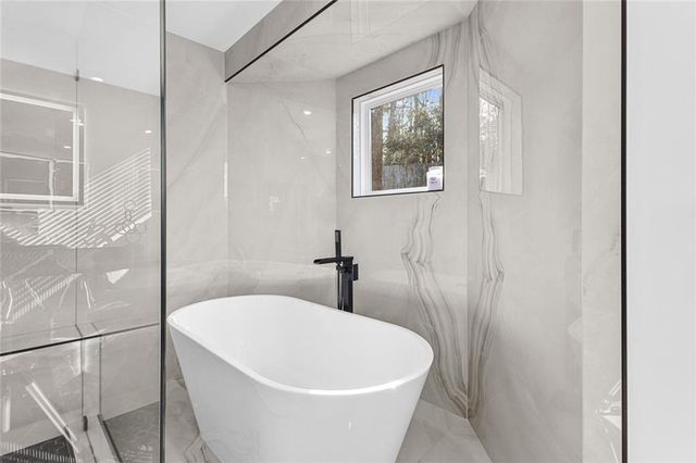 915 Lost Forest NW Drive, Atlanta, GA 30328